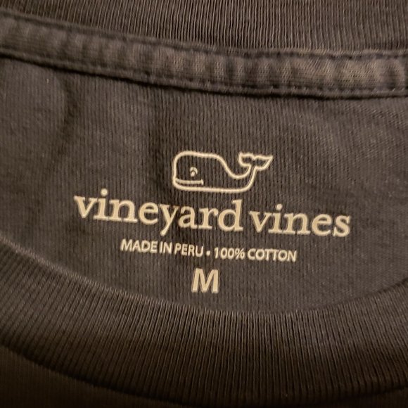 EUC Men's Vineyard Vines long sleeve whale pocket-shirt - Picture 3 of 9